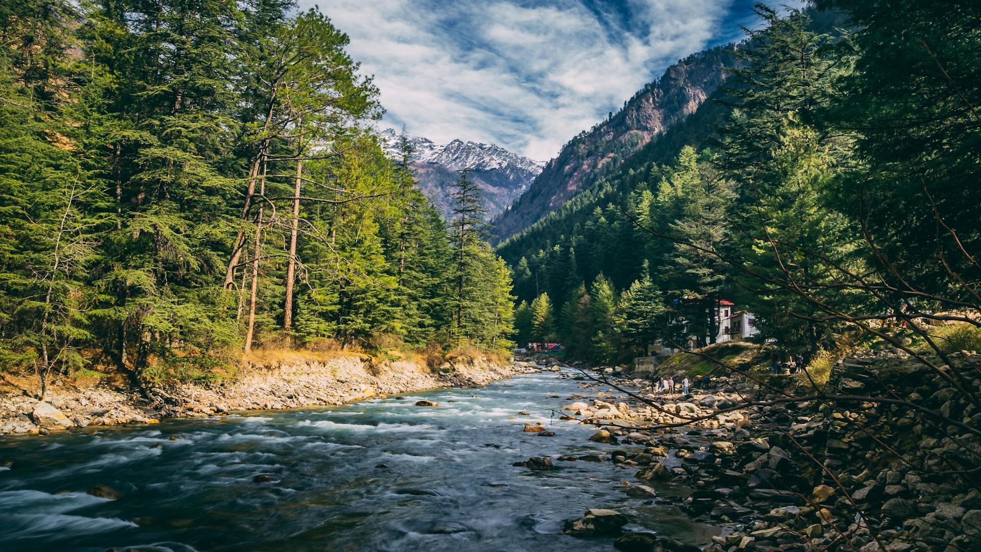 Kasol Kheerganga Tour Package